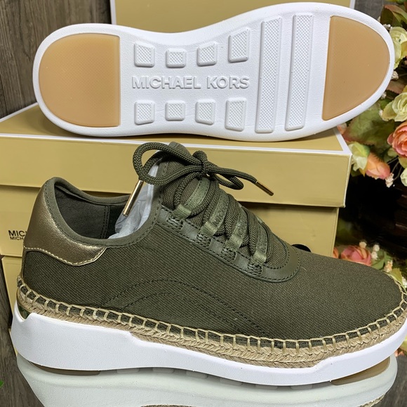 🛍MICHAEL Finch Canvas and Leather Lace-Up Sneaker - Picture 4 of 8